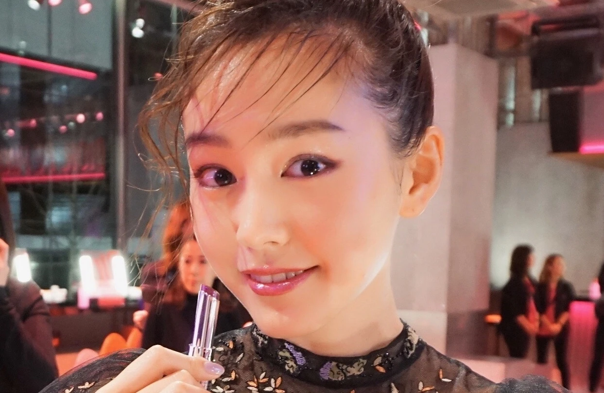 桐谷美玲♡カーラ競演【Dior Addict(ディオール アディクト)】期間限定メイクアップイベントスタート!