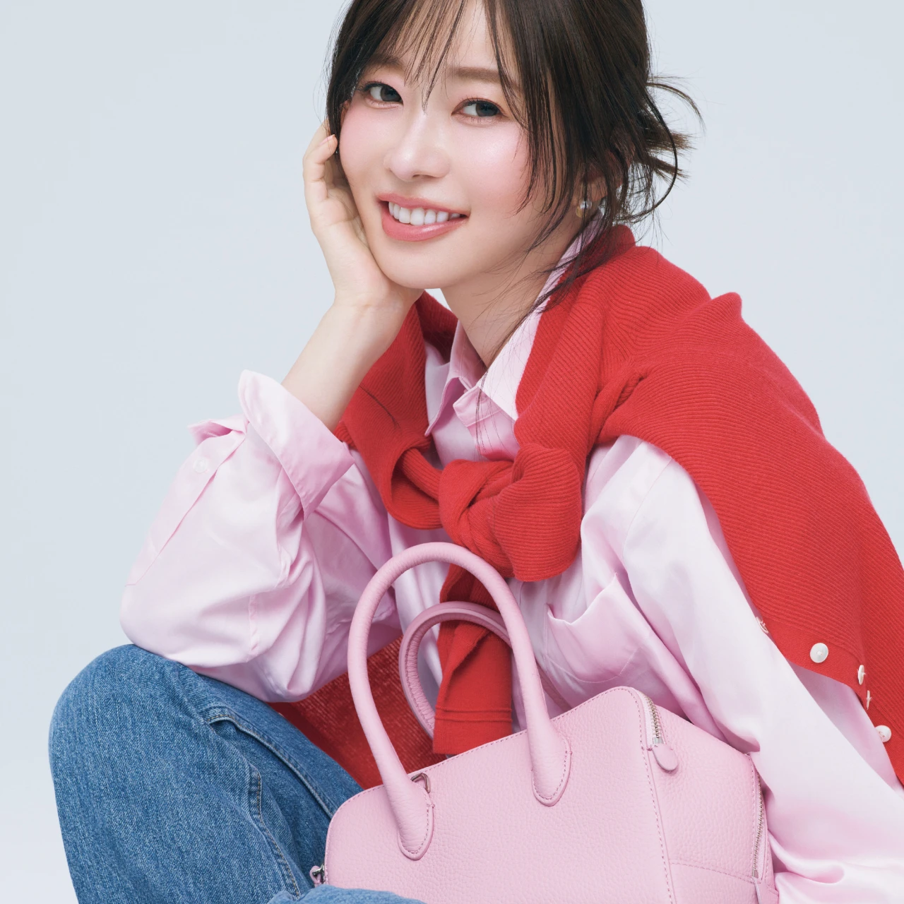 【指原莉乃が“コミュ力の天才”と言われる理由】年上＆目上の人たちとのコミュニケーション術を聞いた