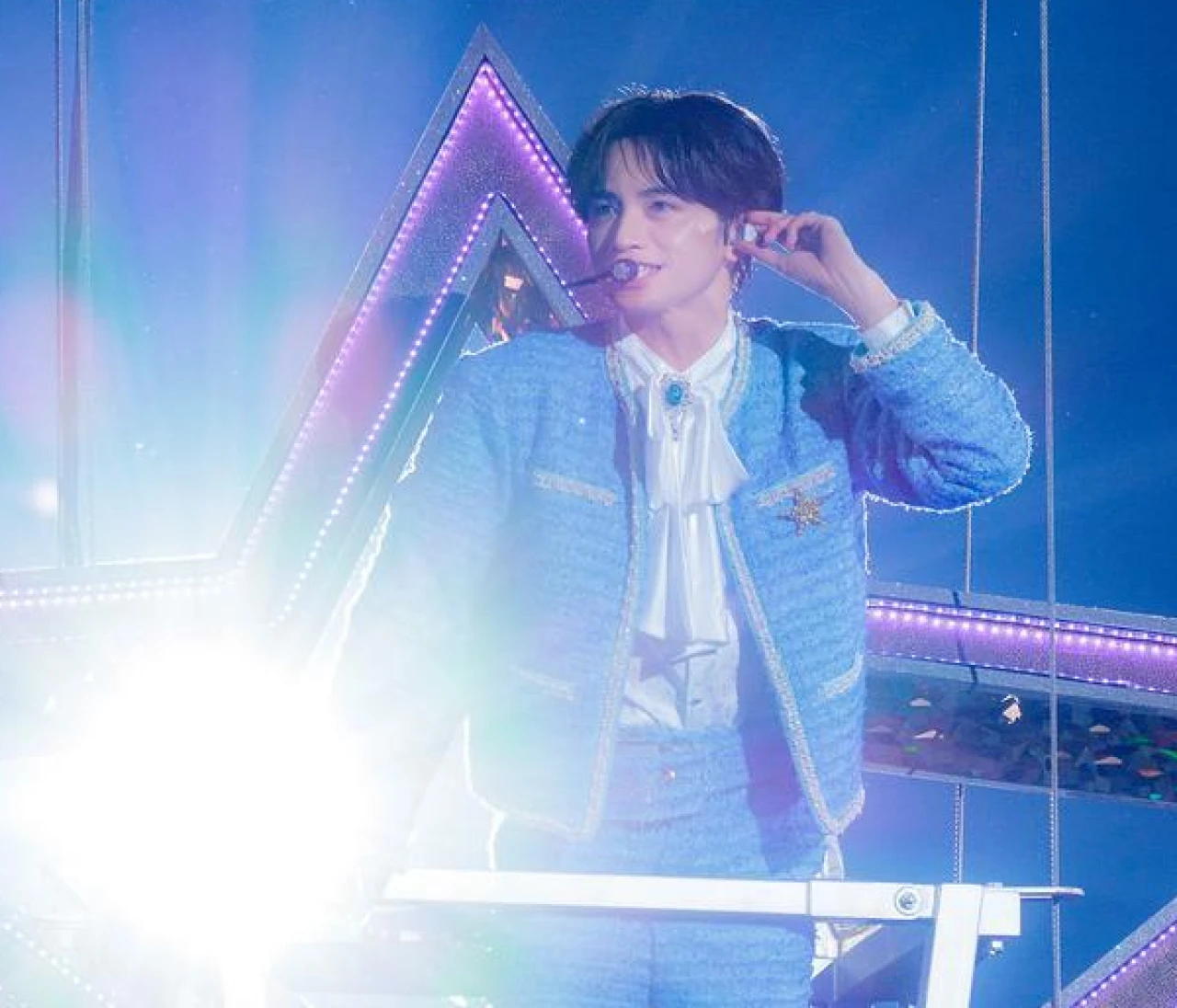 中島健人、豪華ゲストも話題のソロライブ『THIS IS KENTY -IDOL ver2.0-』ステージ