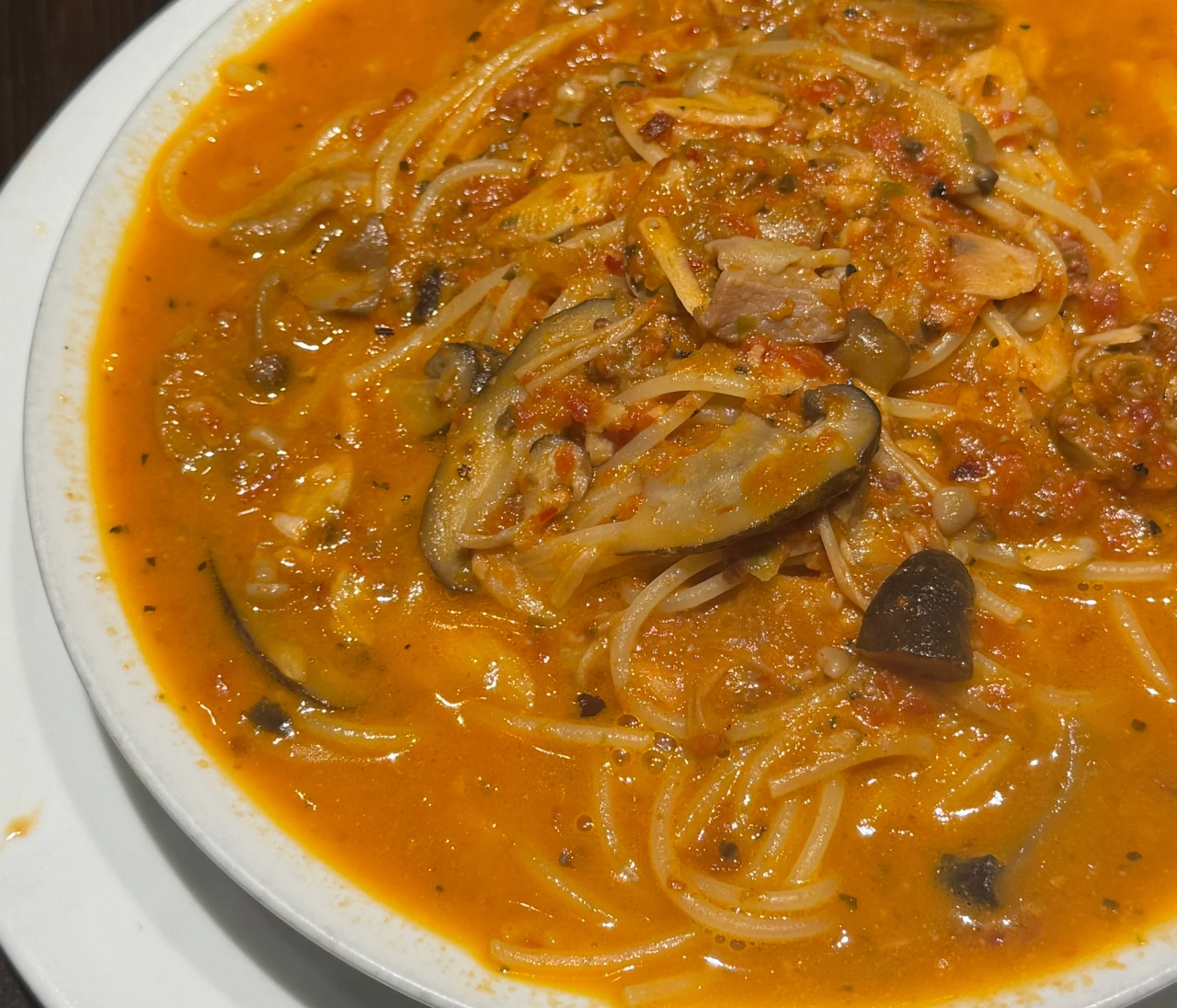 【美味しすぎて絶望!?】新宿三丁目「イヴォ ホームズパスタ」で名物スパゲティを食す！