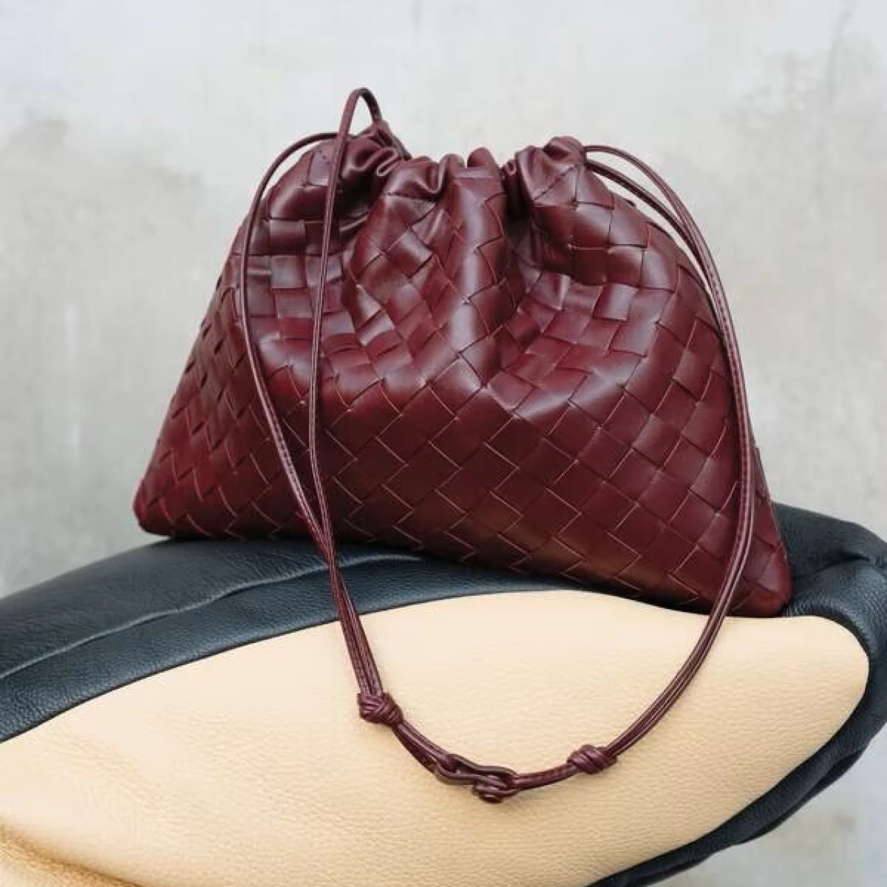 【ボッテガ・ヴェネタ】ダストバッグに新色・新サイズが登場