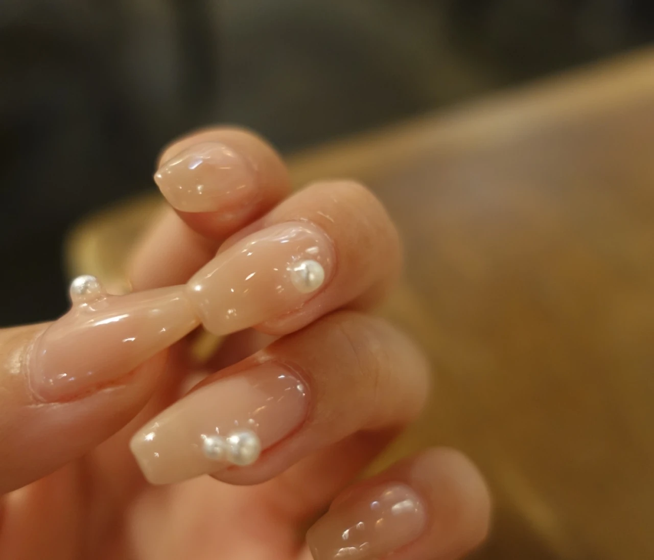 【過去１お気に入りネイル♡】キレイ目やお仕事にもぴったりなちょっとくせありパールネイルのご紹介