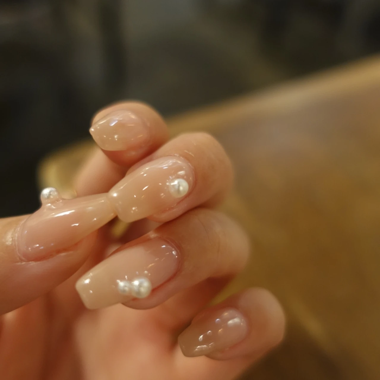 【過去1お気に入りネイル♡】キレイ目やお仕事にもぴったりなちょっとくせありパールネイルのご紹介