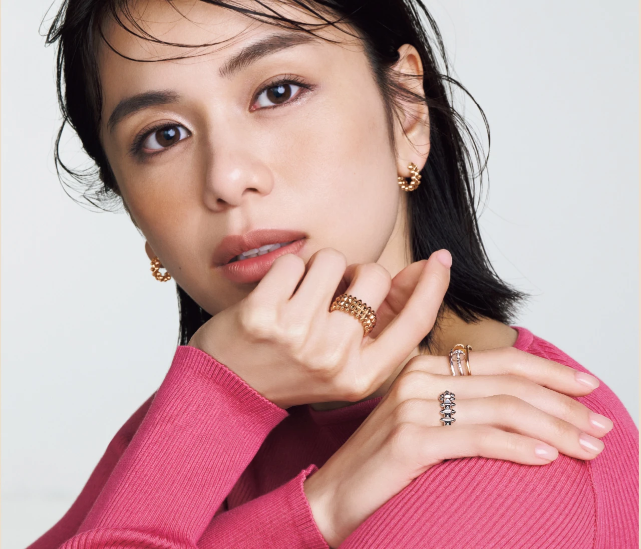 【カルティエ】名品リング「クラッシュ ドゥ カルティエ」で確かな存在感とスパイシーな品格を