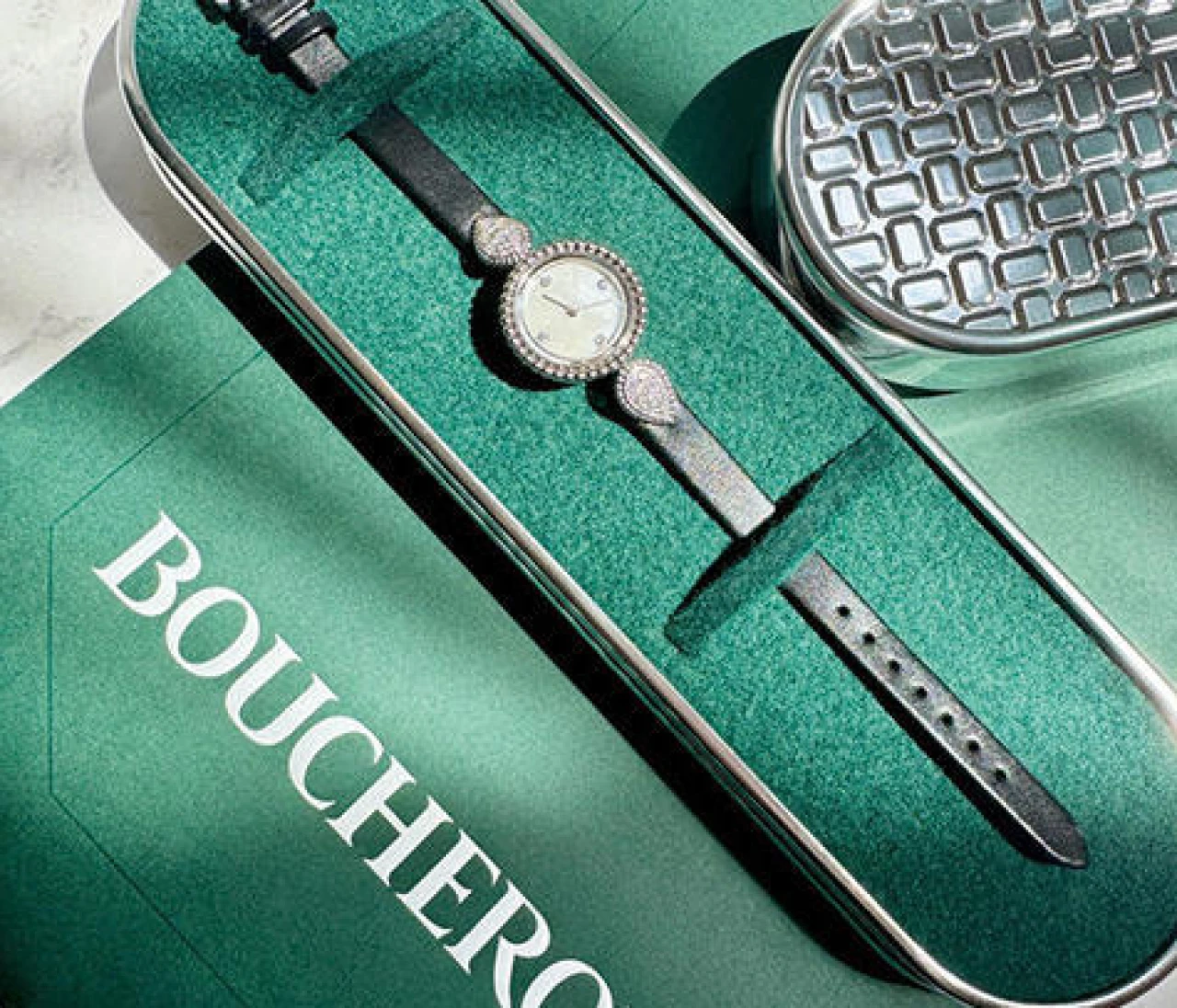 働くアラサー女性のお気に入りは？「一生もの時計」や「最旬スニーカー」などをチェック！ 【スーパーバイラーズ バイラ部レポート】