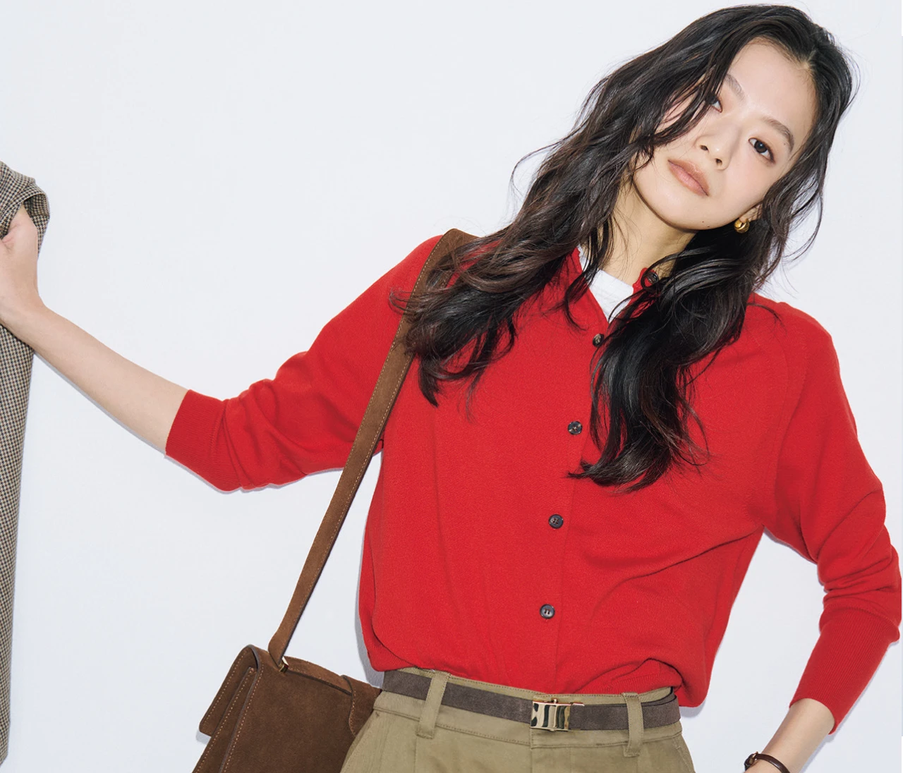 流行の「ビッグベルト」と「ガチャベルト」、どう取り入れる？スタイリスト石上さんが正解コーデをナビ！