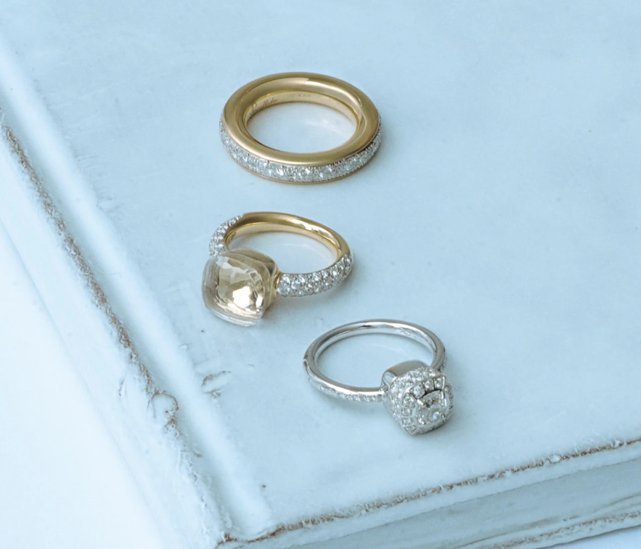 【ポメラートのウエディングリング】あふれる幸福感を贅沢なボリューム×ジェムストーンで表現