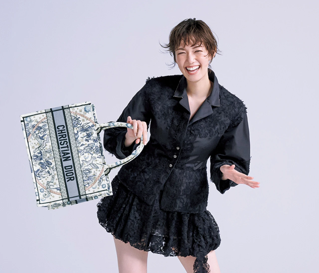 佐藤栞里がナビする「DIOR」秋新作。次の季節へ、新しい刺激とトキメキが必要だ！