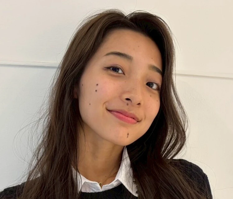 【ロング・30代大人の髪型】秋のトレンドへア・ふんわりレイヤーロング