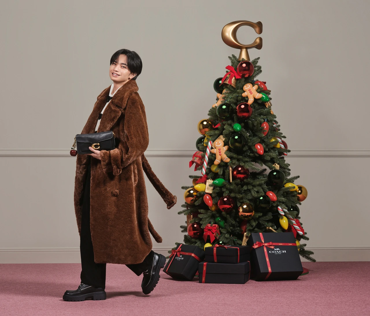 【COACH（コーチ）】中島健人さんがホリデーキャンペーンに登場！ビジュアルも公開