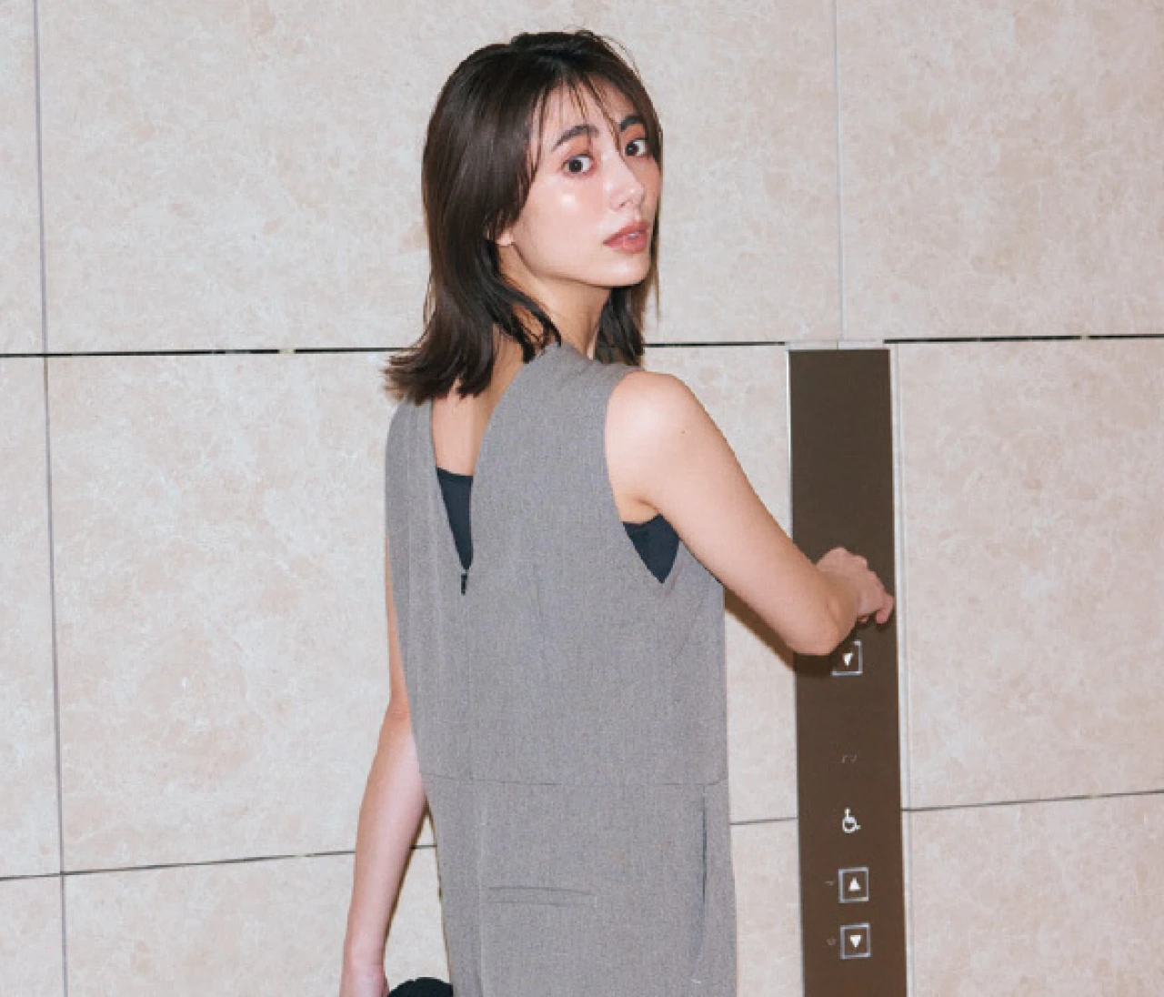 予想最高気温28度/ラクなのにすぐ洒落る!肌見せオールインワン【BAILA今日のコーデ】