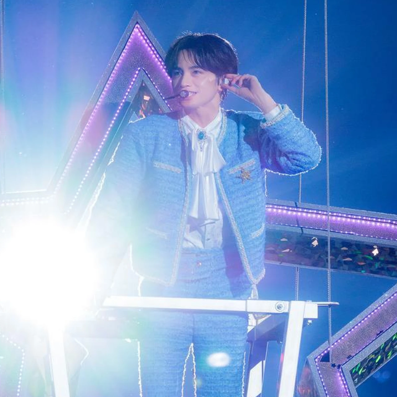 中島健人、豪華ゲストも話題のソロライブ『THIS IS KENTY -IDOL ver2.0-』ステージ