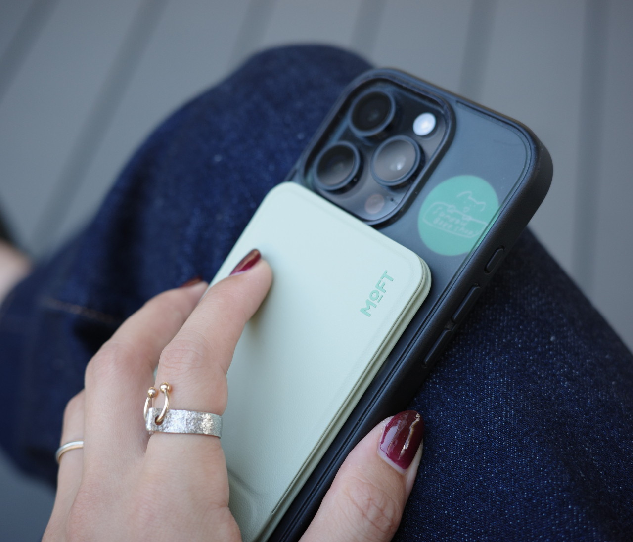 バイラーズも愛用♡MOFTのスマホスタンドはどれがいい？3種類を徹底比較