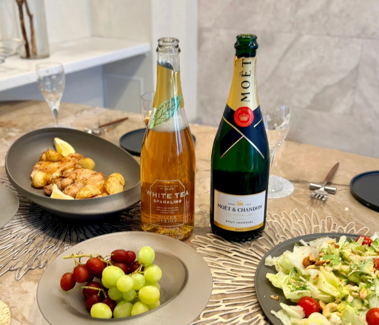 割れないのに高級感。日常の負担を減らすタフな美食器たち」