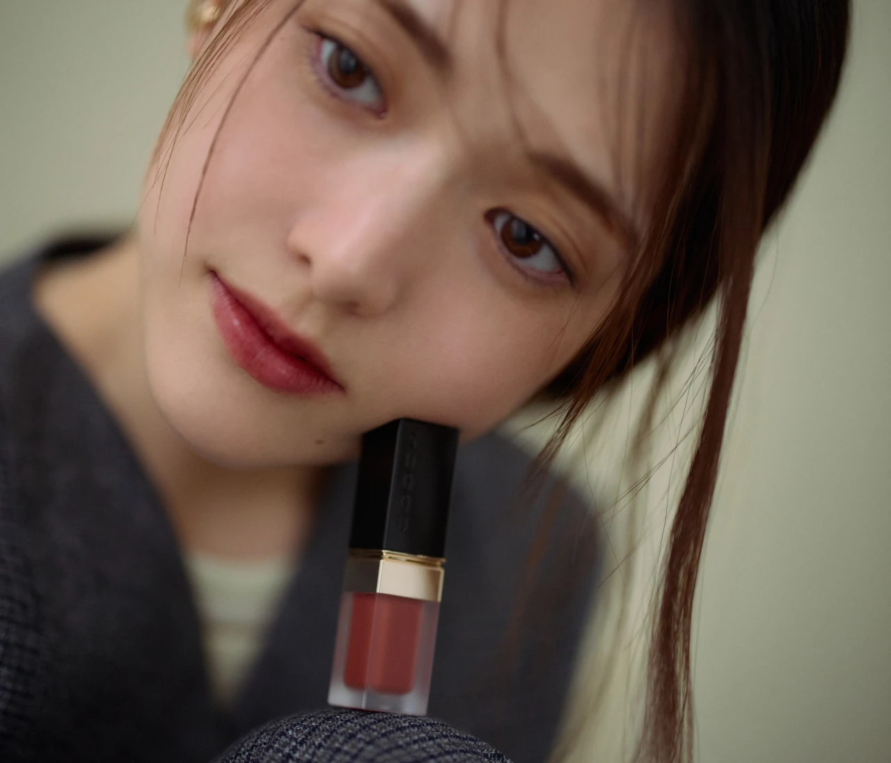 【松村沙友理】『SUQQU』の秋色リップで、ヌーディルックが品よく華やぐ！