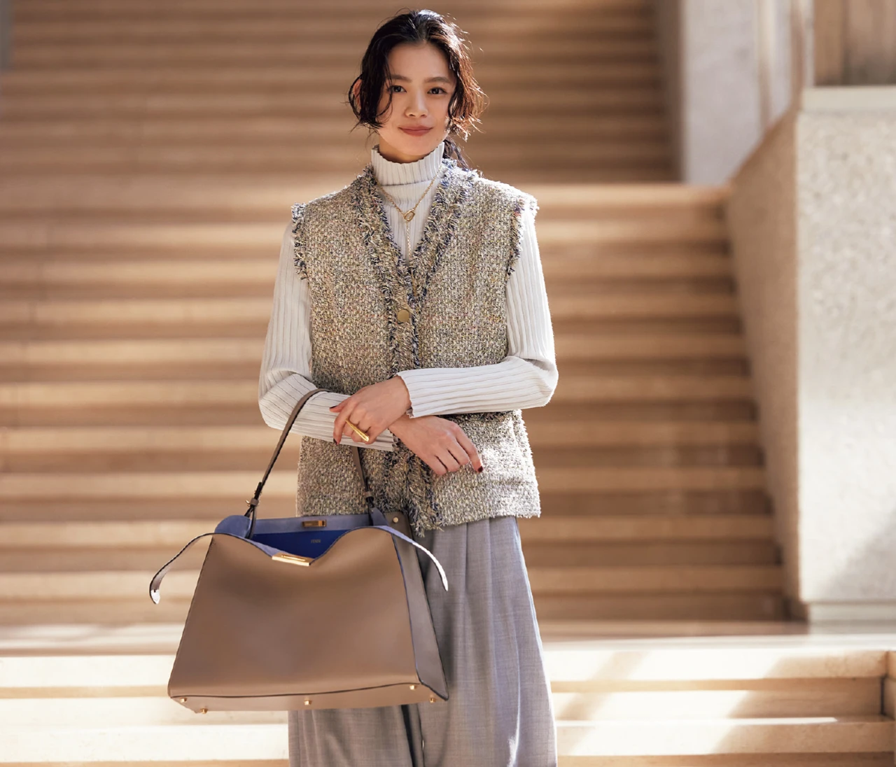 【フェンディの格上げバッグ】日常にドラマを。「フェンディ ウェイ」で自分らしく、ラグジュアリーに装う