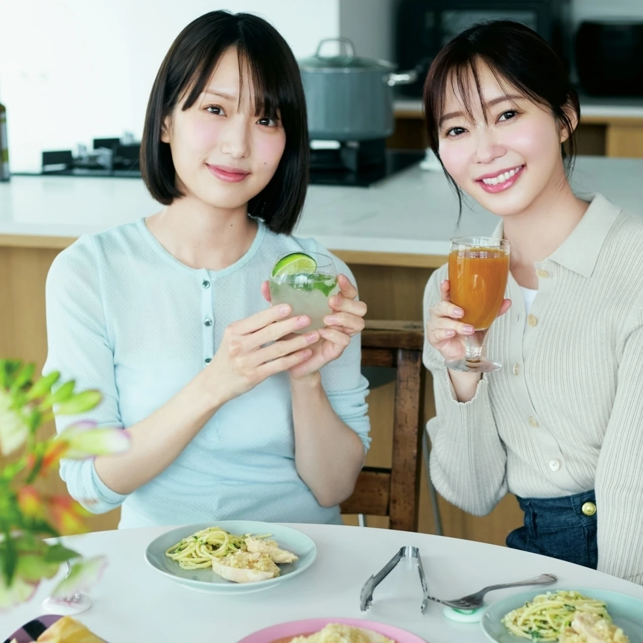 指原莉乃と長谷川あかりの女子会トーク！ 「二人が知り合ったきっかけは？」「ホムパに持っていくものは？」二人に7つの質問