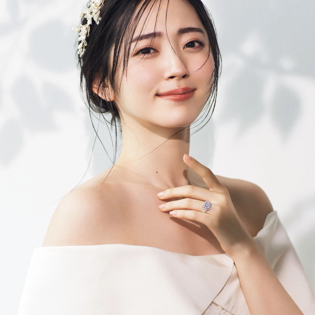 【 #鈴木愛理 がまとうディオールのウエディングリング】ムッシュディオールの愛したモチーフがジューンブライドを華やかに祝福