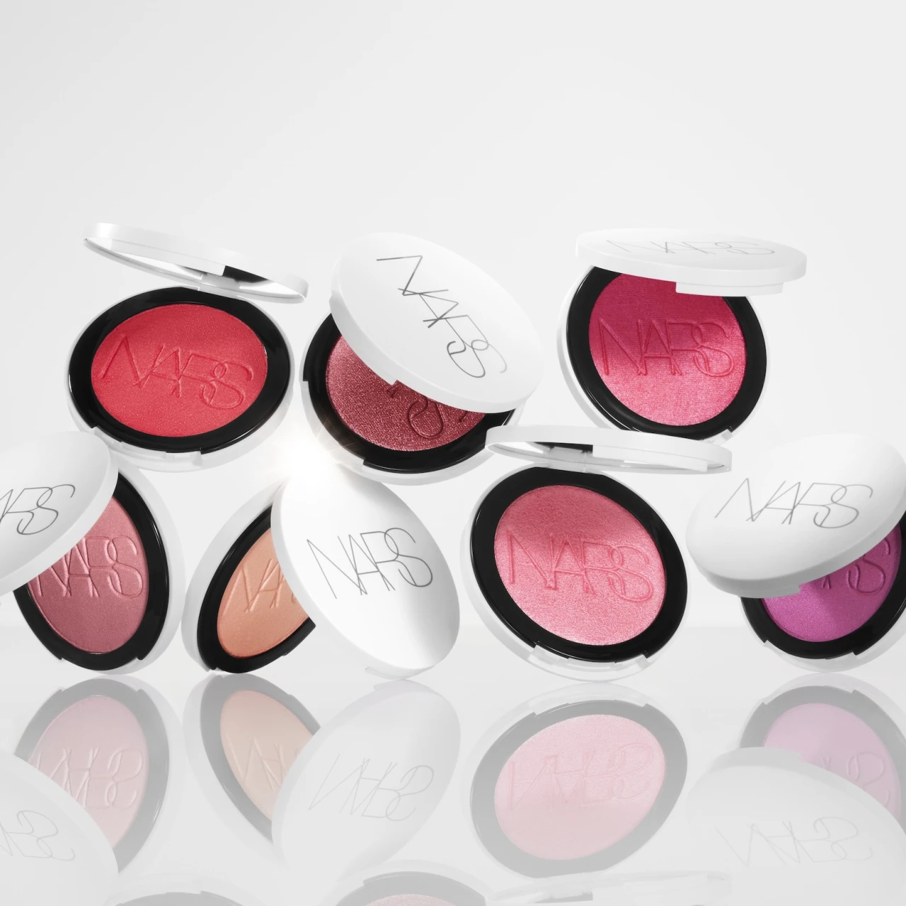 光を仕込む【NARS】の新名品。洒落顔をつくるハイライト＆ブラッシュが登場