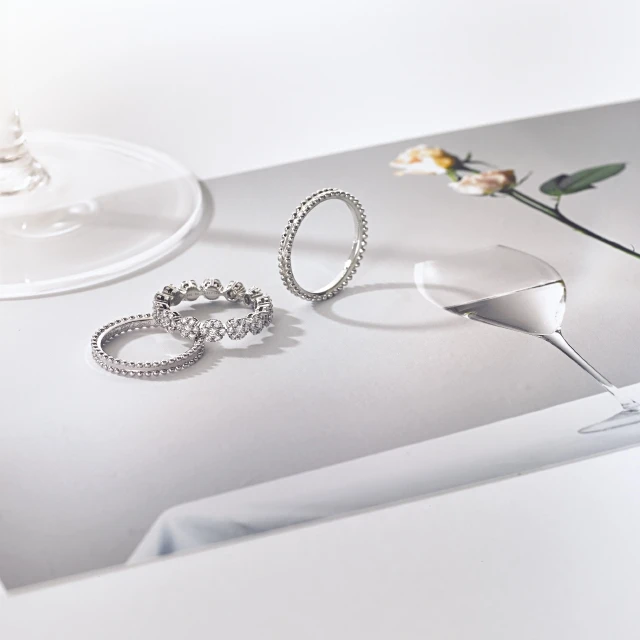 【ヴァン クリーフ&アーペル】絵になる二人のハイジュエラーリング