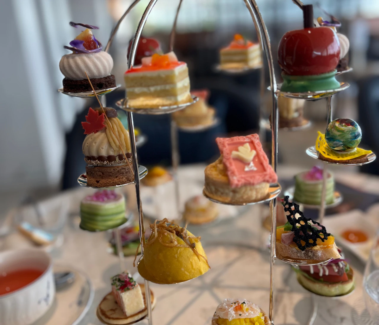 まるで「美術館」！美しすぎる限定アフタヌーンティー