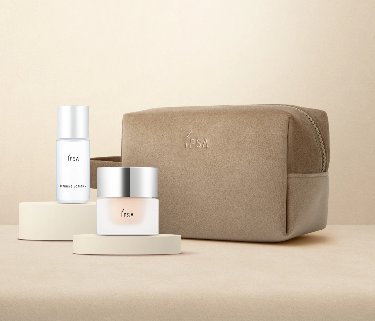 【イプサ】秋限定「ファウンデイションキット」で、コーデが映える透明肌に