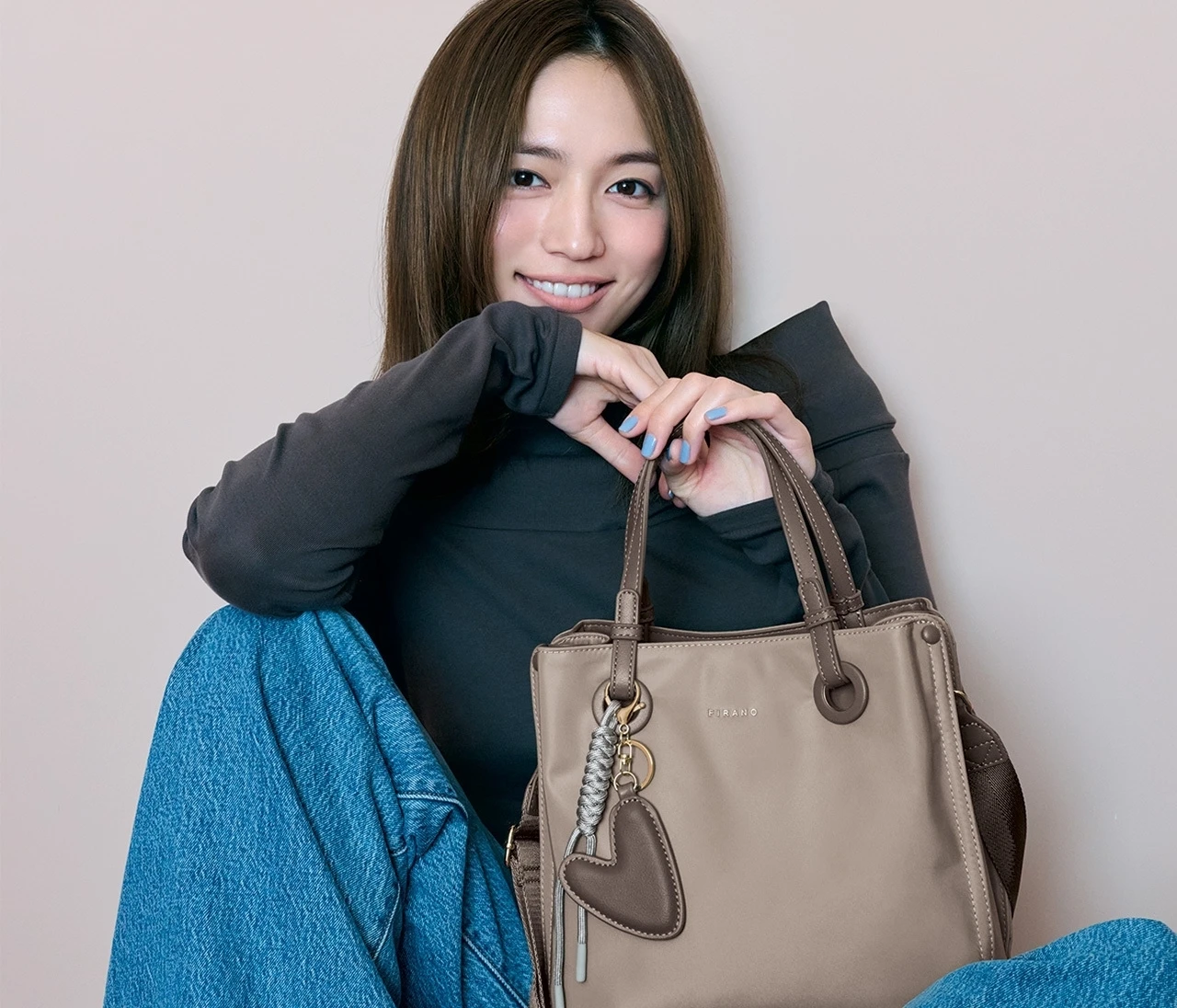 川口春奈 meets 私たちの毎日に『フィラノ』のitバッグ