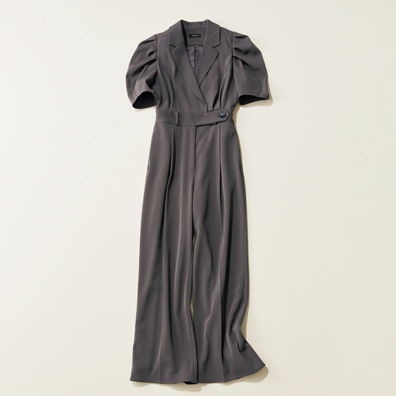 【チームBAILA発“ウワサのいい服”】「ánuans(アニュアンス)」のパフスリーブオールインワン