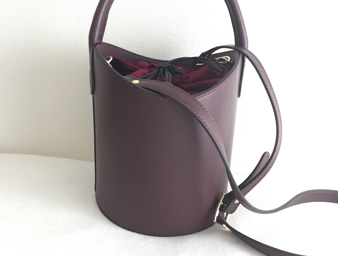 売り切れ寸前!「PELLETTERIA VENETA」の高見えバケツ型バッグ