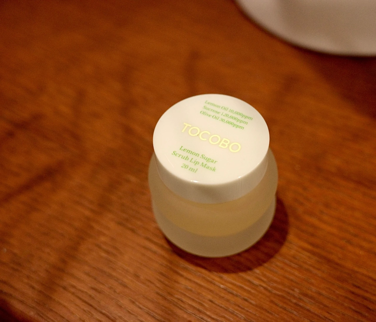 韓国コスメ【TOCOBO（トコボ】レモンシュガースクラブで唇ケア