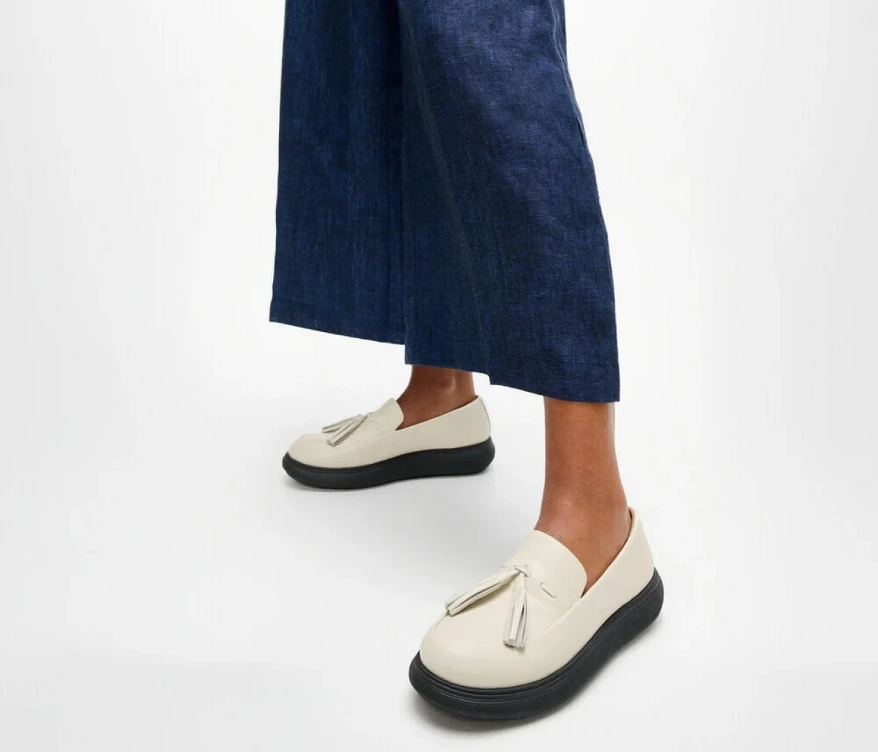 【BAILA公式Instagramフォロー&いいねキャンペーン】長時間歩いても疲れない!? 『FitFlop』のレザー ローファーを合計1名様にプレゼント