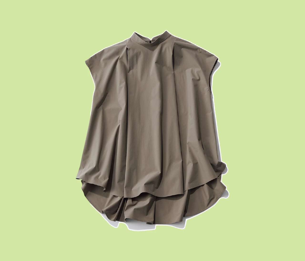 シワを気にせず着られる！「ル フィル」のタックブラウス【働く30代に最高のオフィス服】