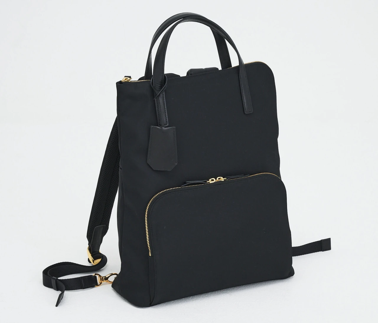 パンプスによく似合う「銀座かねまつ」の2WAYリュック【優秀通勤リュック】