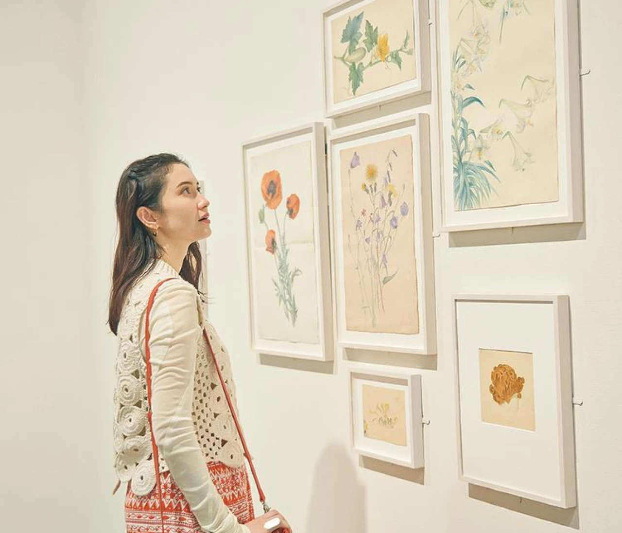 「ヒルマ・アフ・クリント展」の展示作品と会場の様子