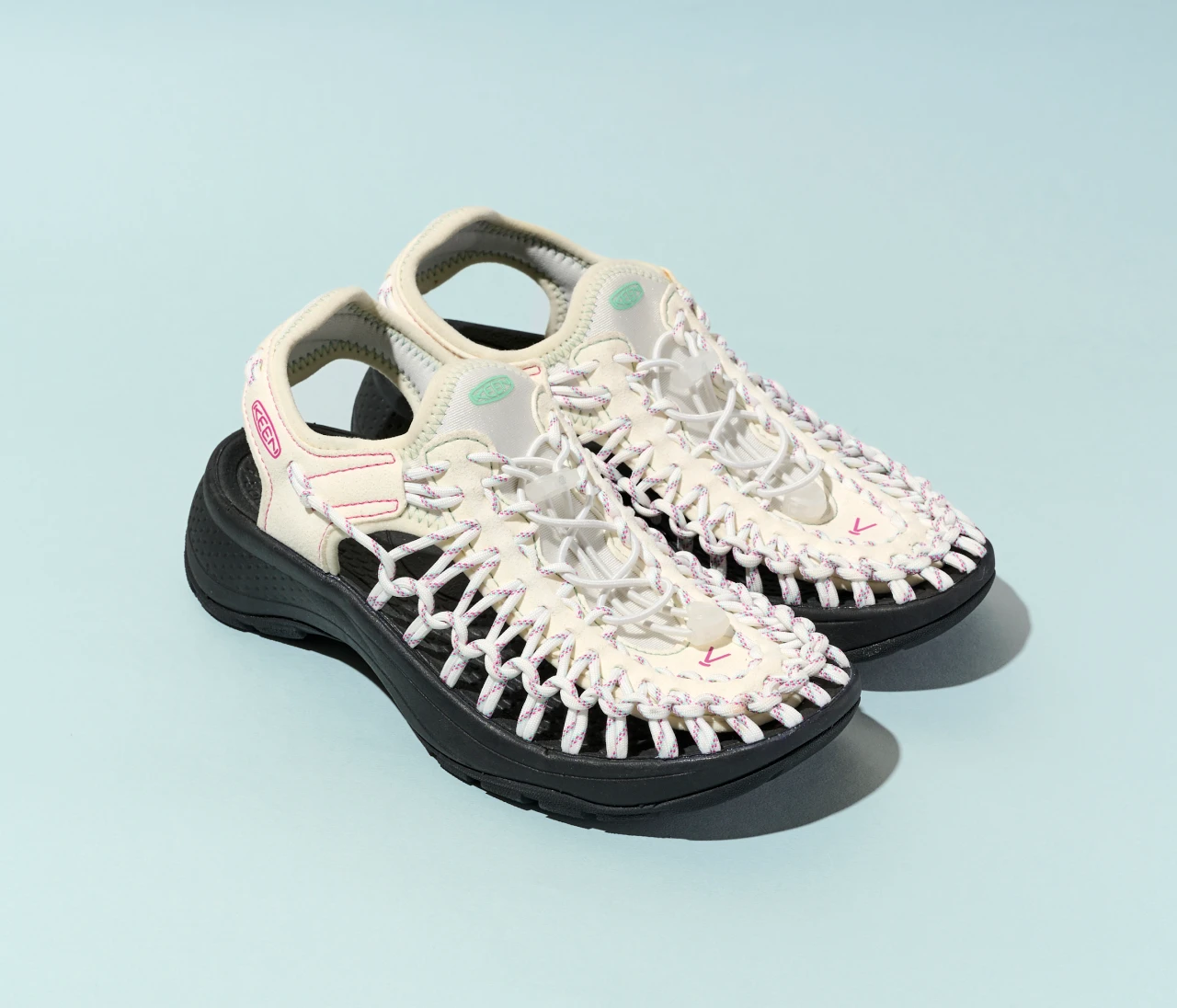 【KEEN】女性の足型を追求したユニーク アストリア。履き心地をレビュー！【きれいめ派のスポサン】