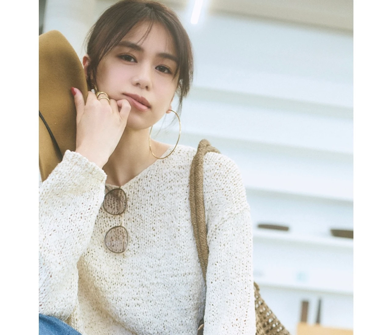 【コスパ服コーデ】 太レザーベルトをひと巻きで品格とスタイルをアップ【BAILA今日のコーデ】