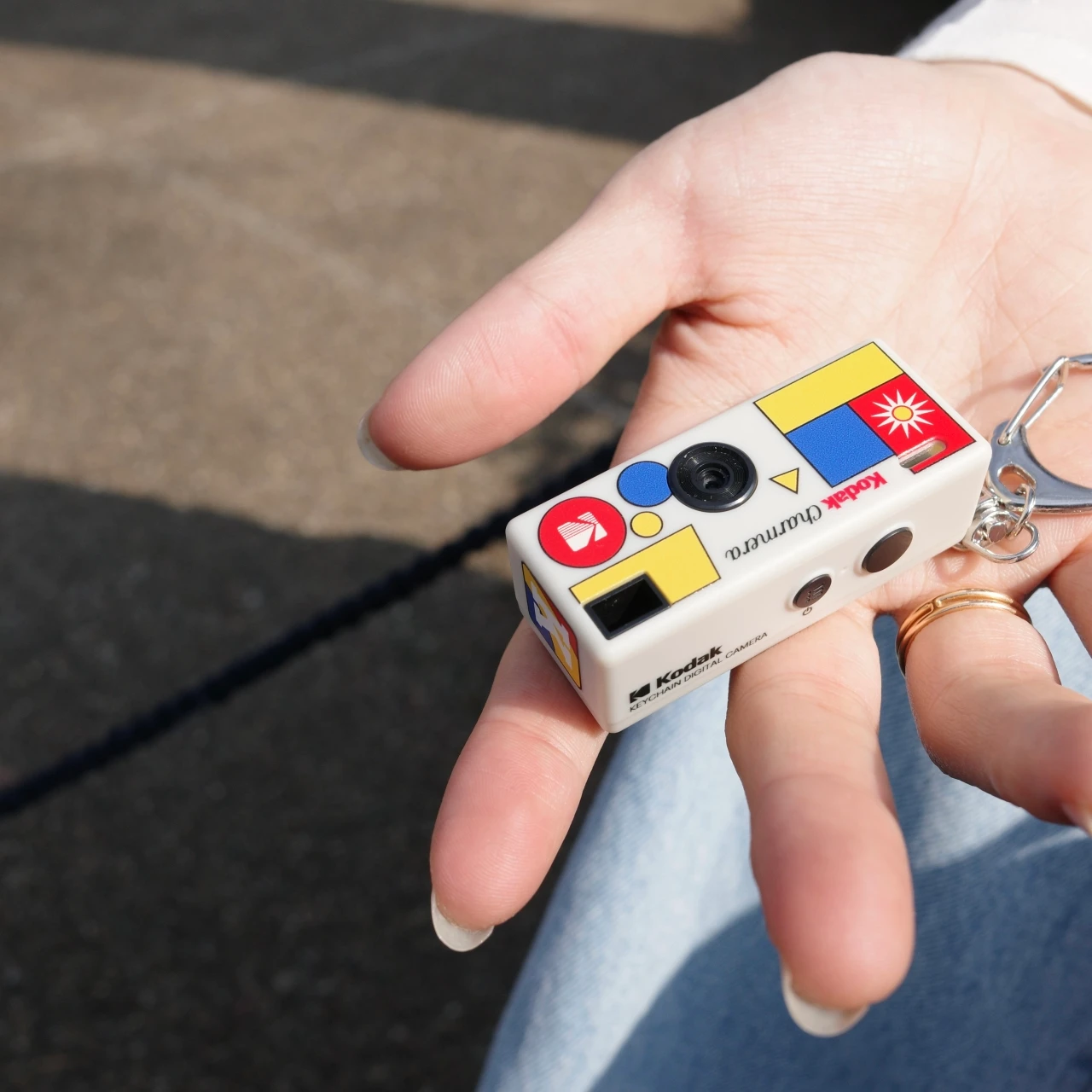 【大ヒット】レトロ感にときめくトイデジカメラ「KODAK CHARMERA(コダック チャーメラ)」を買ってみた【エディターズピック】
