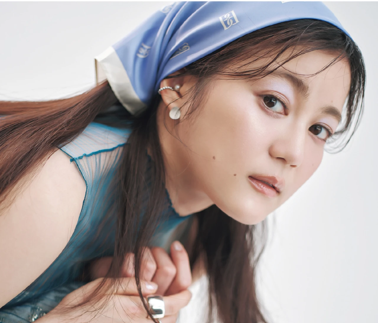 【生田絵梨花さん主演 夏の記憶と旬メイク】透明感アイシャドウで涼やかな目もとに