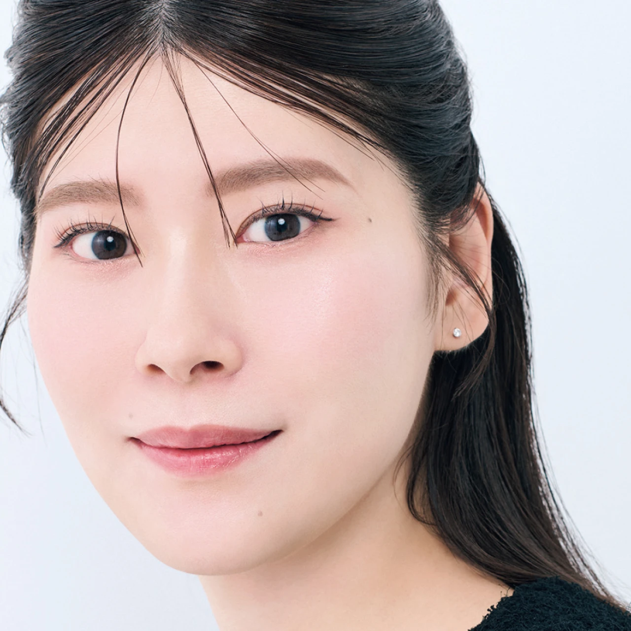 左右差がある眉を理想の眉に近づけるには？【お悩み別・働く大人の正解眉の作り方】