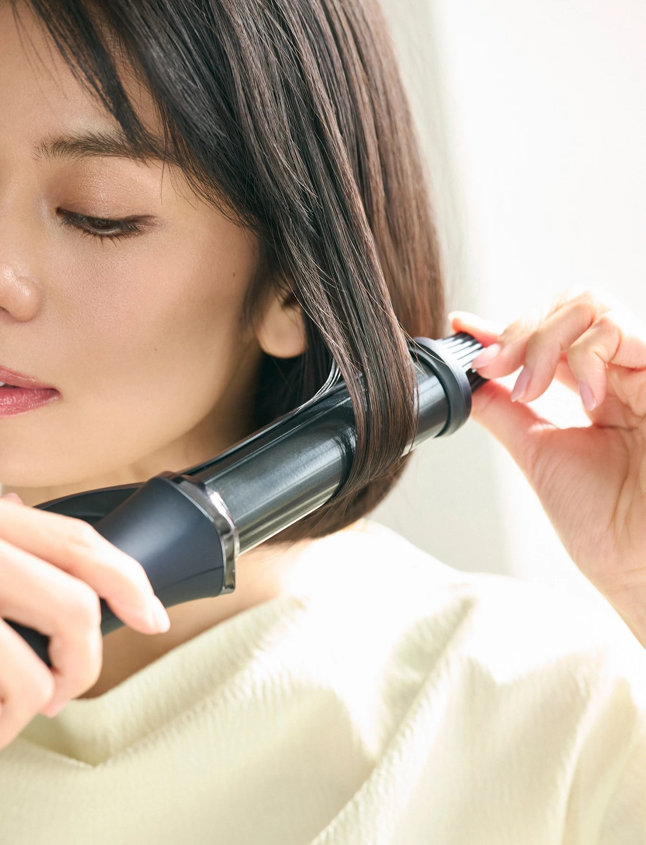 佐藤晴美　シャープのヘアアイロン