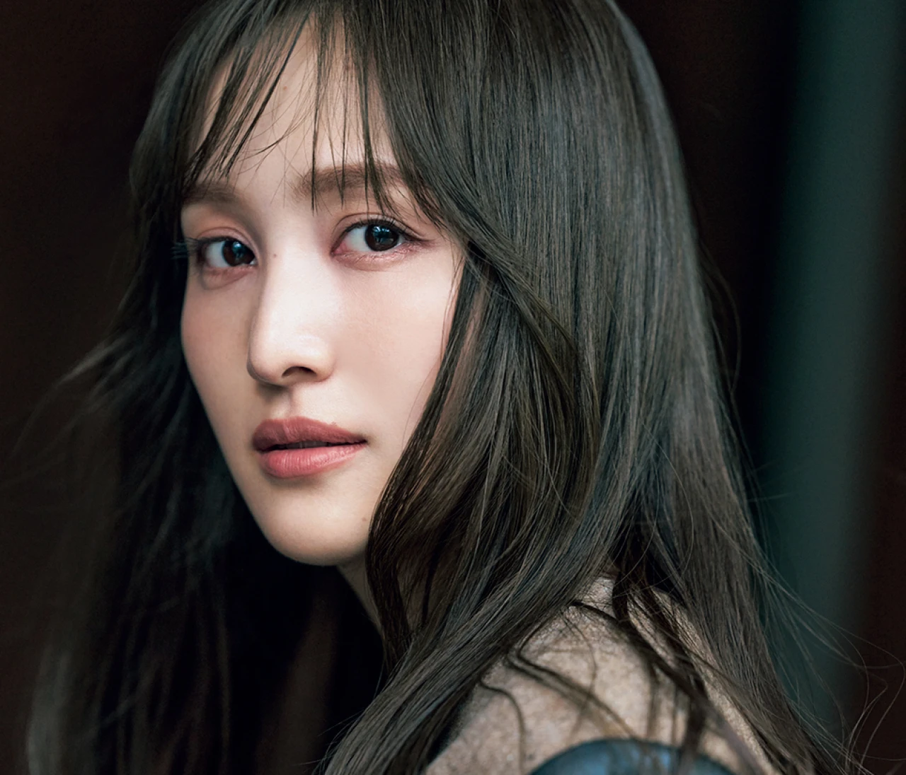 百田夏菜子さんがお手本♡ “巻きたてなのに取れかけみたいな巻き髪”で大人の余裕とこなれ感を