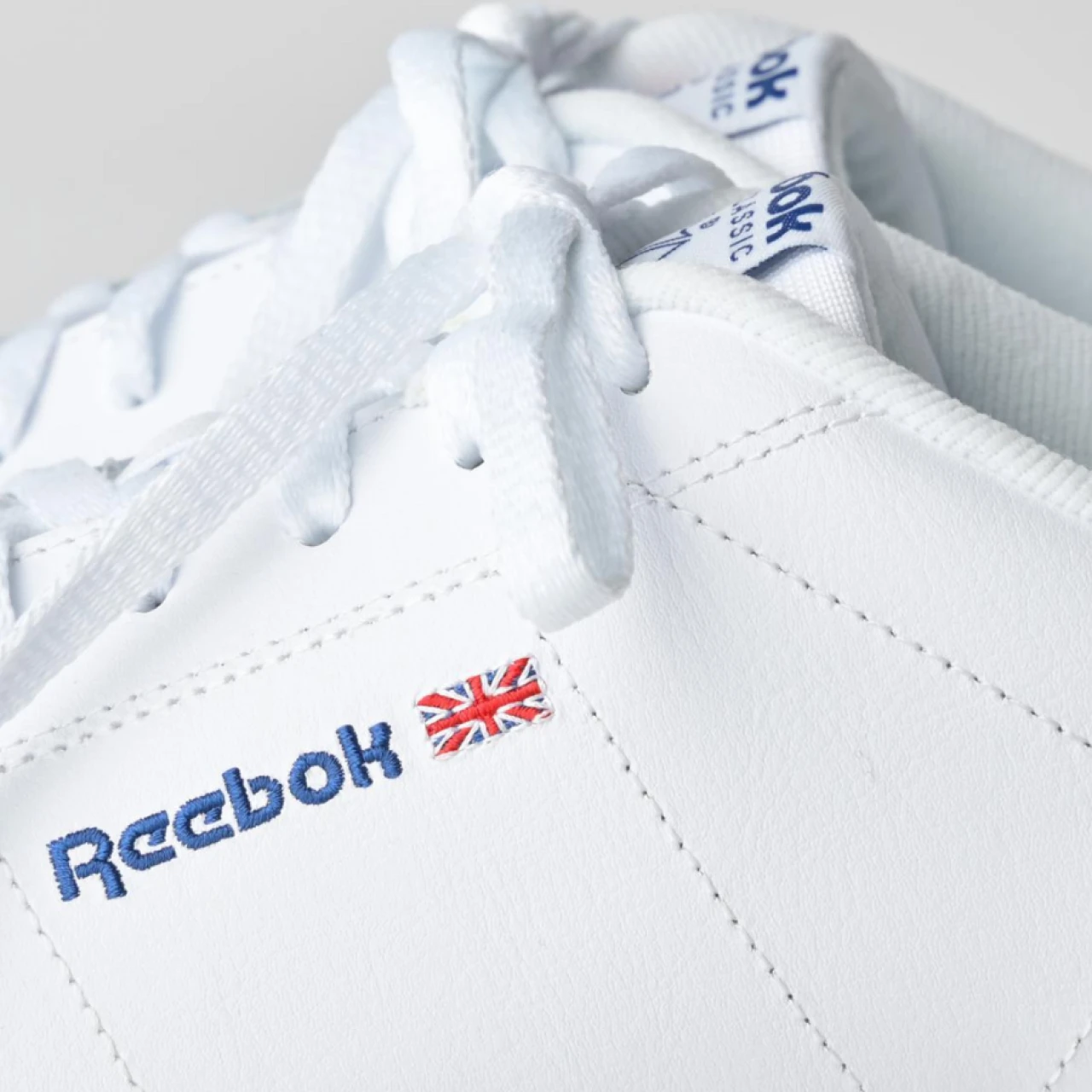 大人女子におすすめ【リーボックスニーカー7選】 クラシック、きれいめ、レトロと様々な魅力を併せ持つReebok(リーボック)から目が離せない!