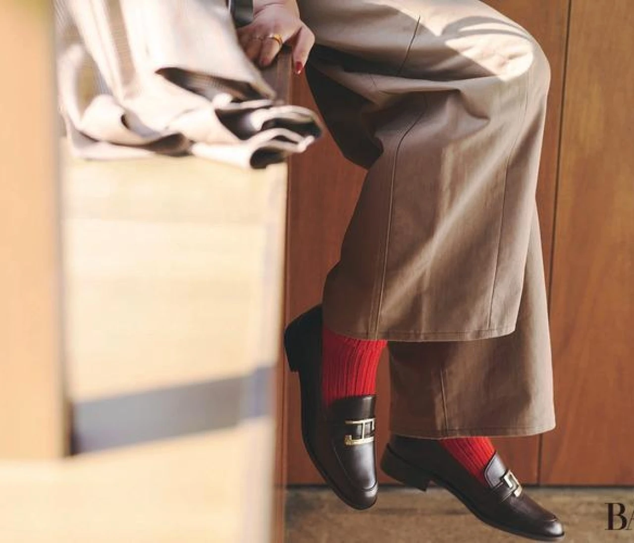 【写真】きれいめ派の靴×ソックスコーデ4選