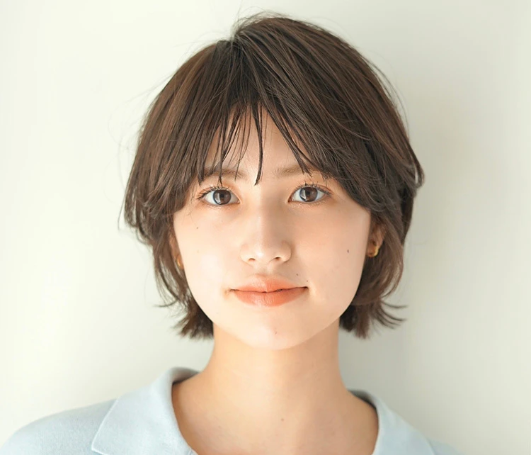 【ショートボブ・30代～40代大人の髪型】パーソナルカラーブルベ・オリーブベージュ