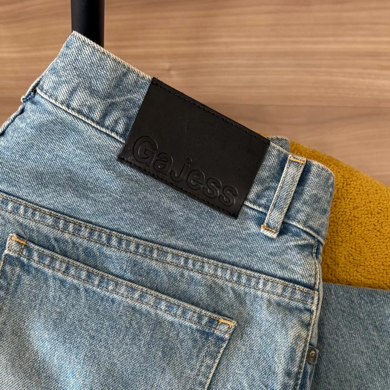 三條場夏海さんが手掛ける「ガジェス（Gajess）」のデニムがきれいめ＆カジュアルのいいとこどりで最高！【エディターズピック】