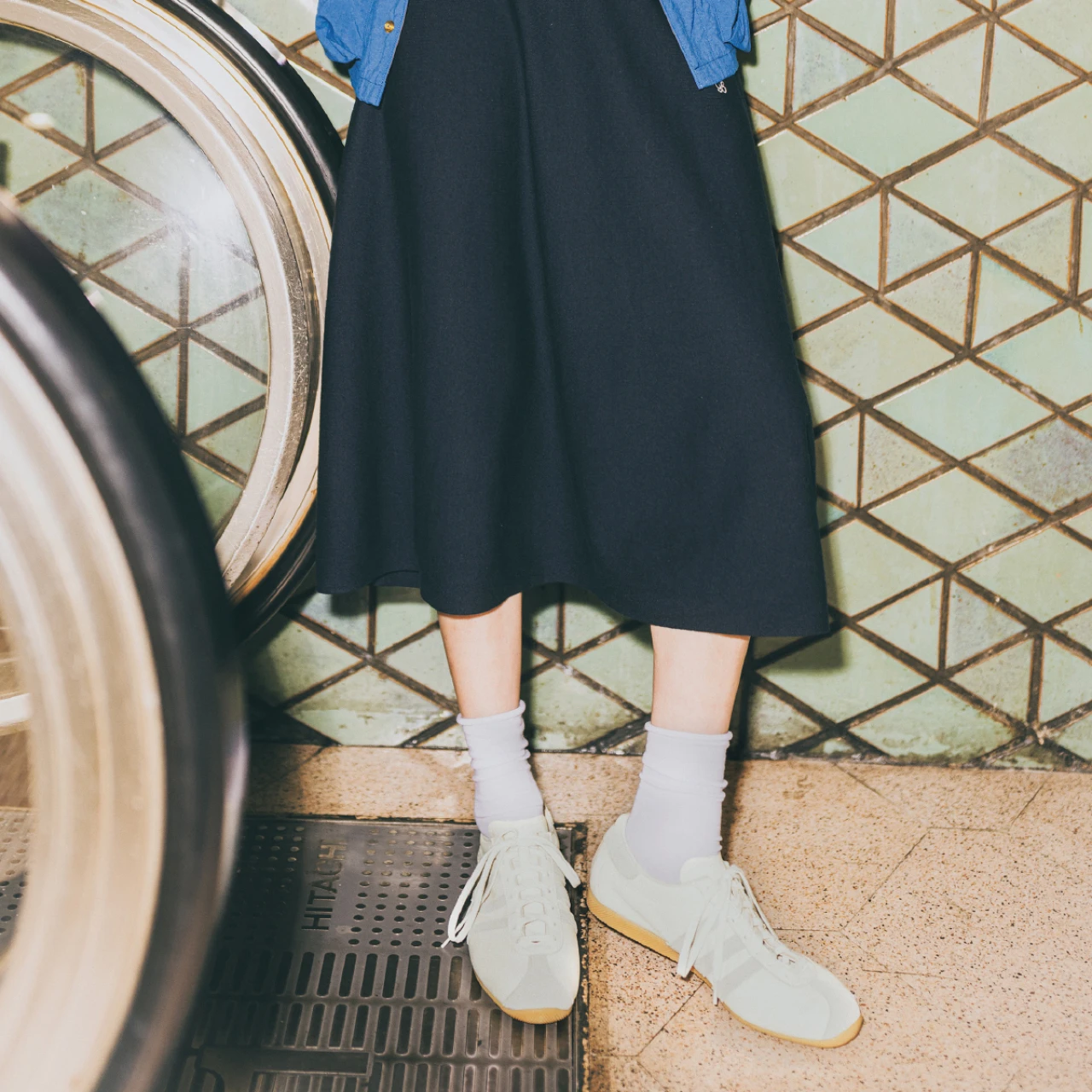 【2026年春のロープロスニーカー3選】旬の薄底デザインは大人カジュアル派の最強の味方！