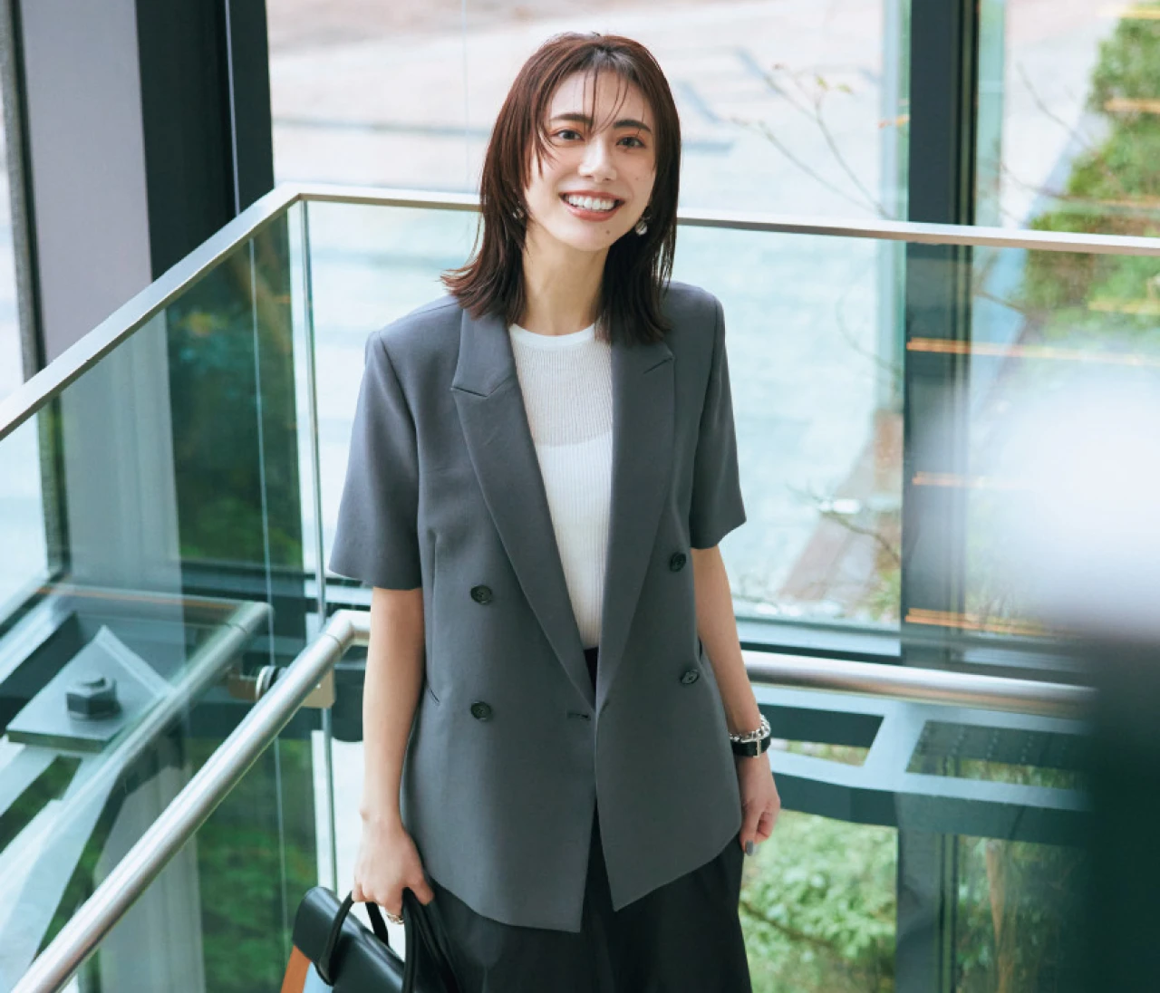 予想最高気温24度／着慣れたジャケットも見違える！ ハーフスリーブを夏の主役に【BAILA今日のコーデ】