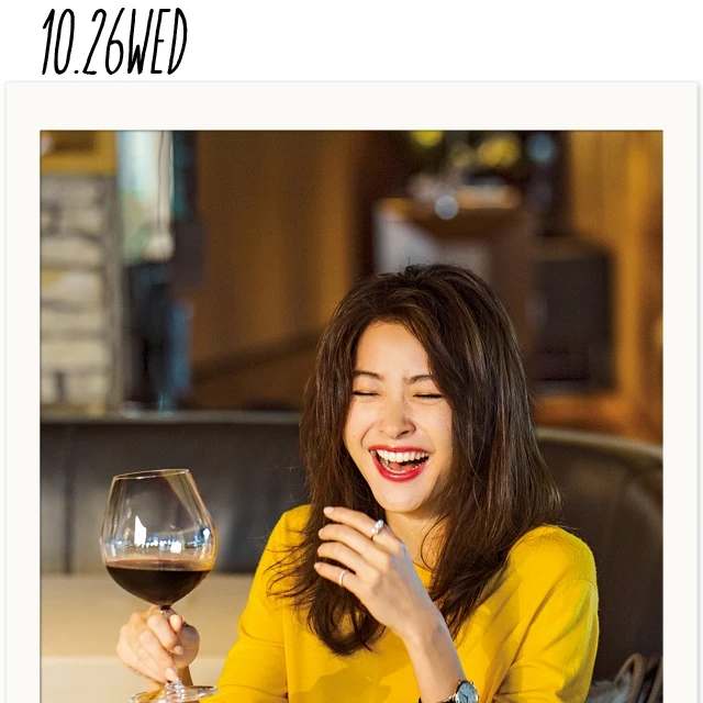 秋の好印象は色が決め手! 男性と飲む日は「顔映えカラーニット」を主役に♡