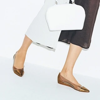 【PVCパンプス・PVCサンダル】さりげない透明感が今っぽいPVCシューズ12選