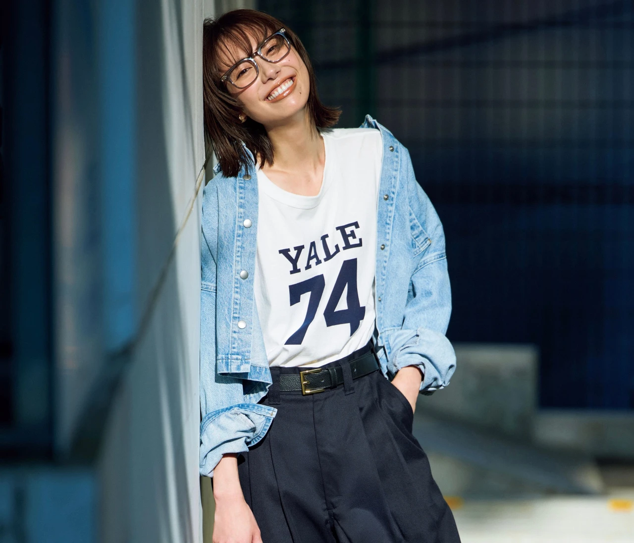 予想最高気温33℃/メンズライクなパンツにはキャッチーな仕掛けをひとさじ【BAILA今日のコーデ】